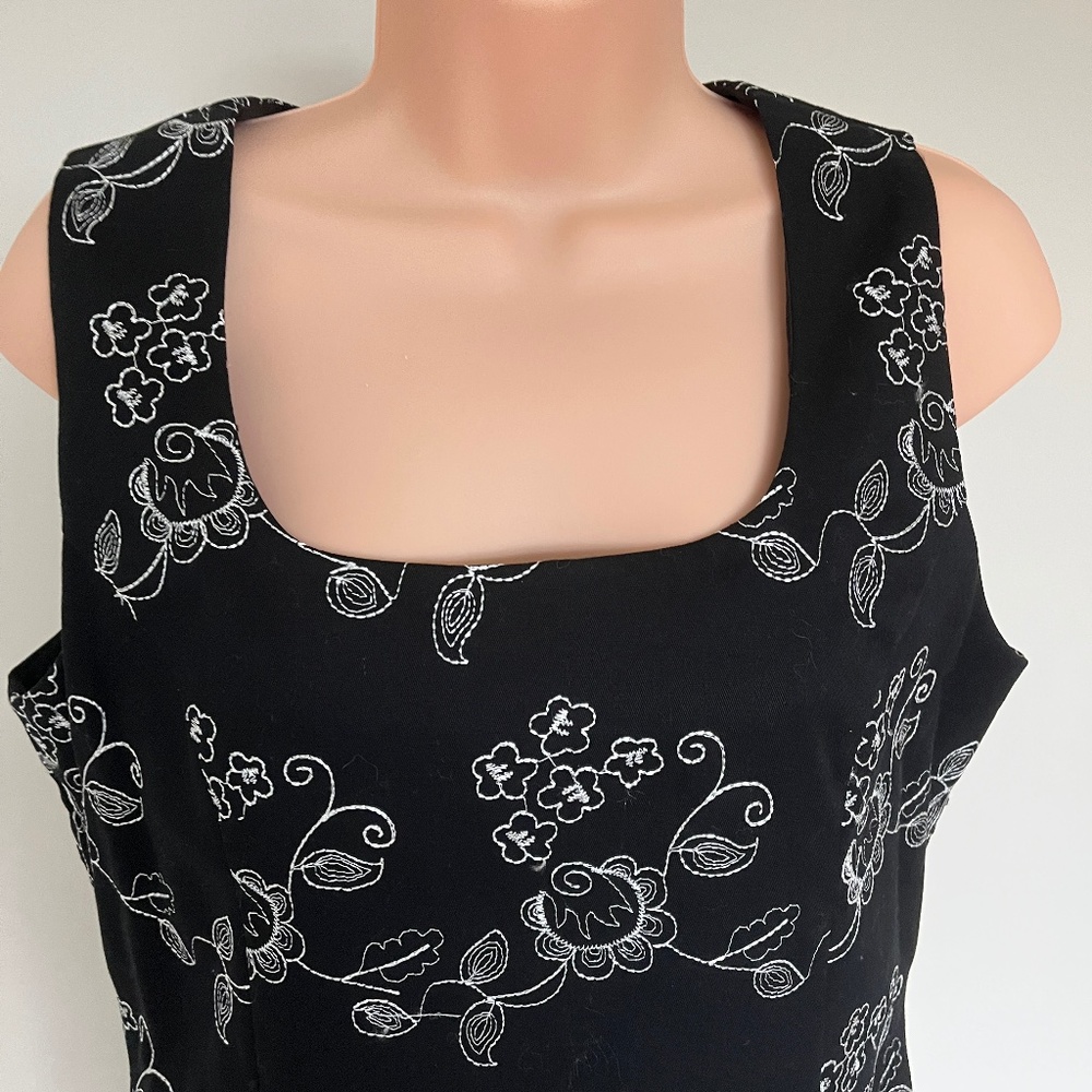 Shift Dress Black/White  Made in Canada by Jolibel Size 10